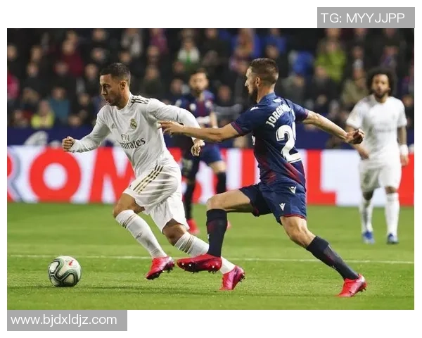 外国足球明星的英语表达与沟通技巧分析及其对球迷的影响